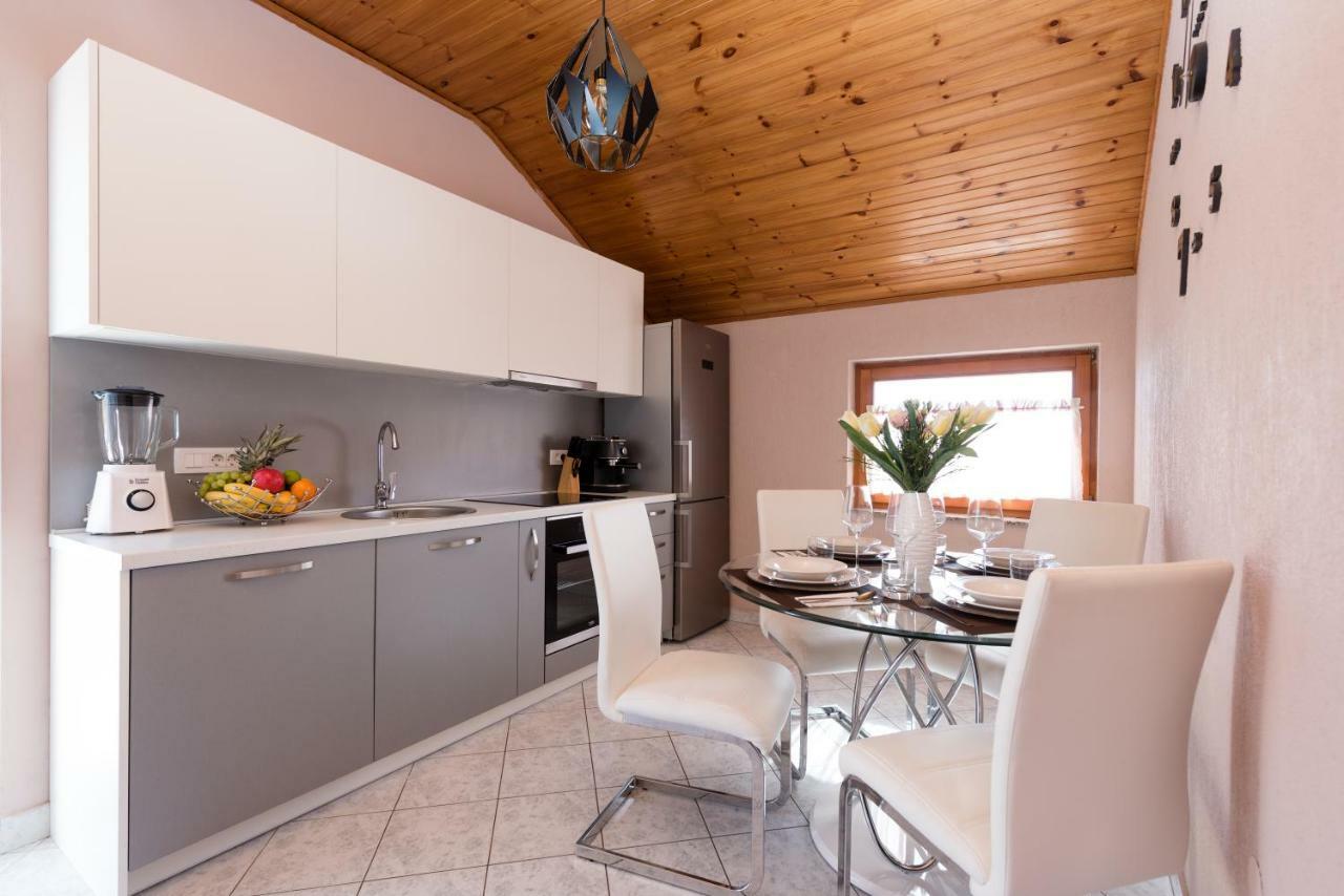 Lola Apartment Veprinac Luaran gambar